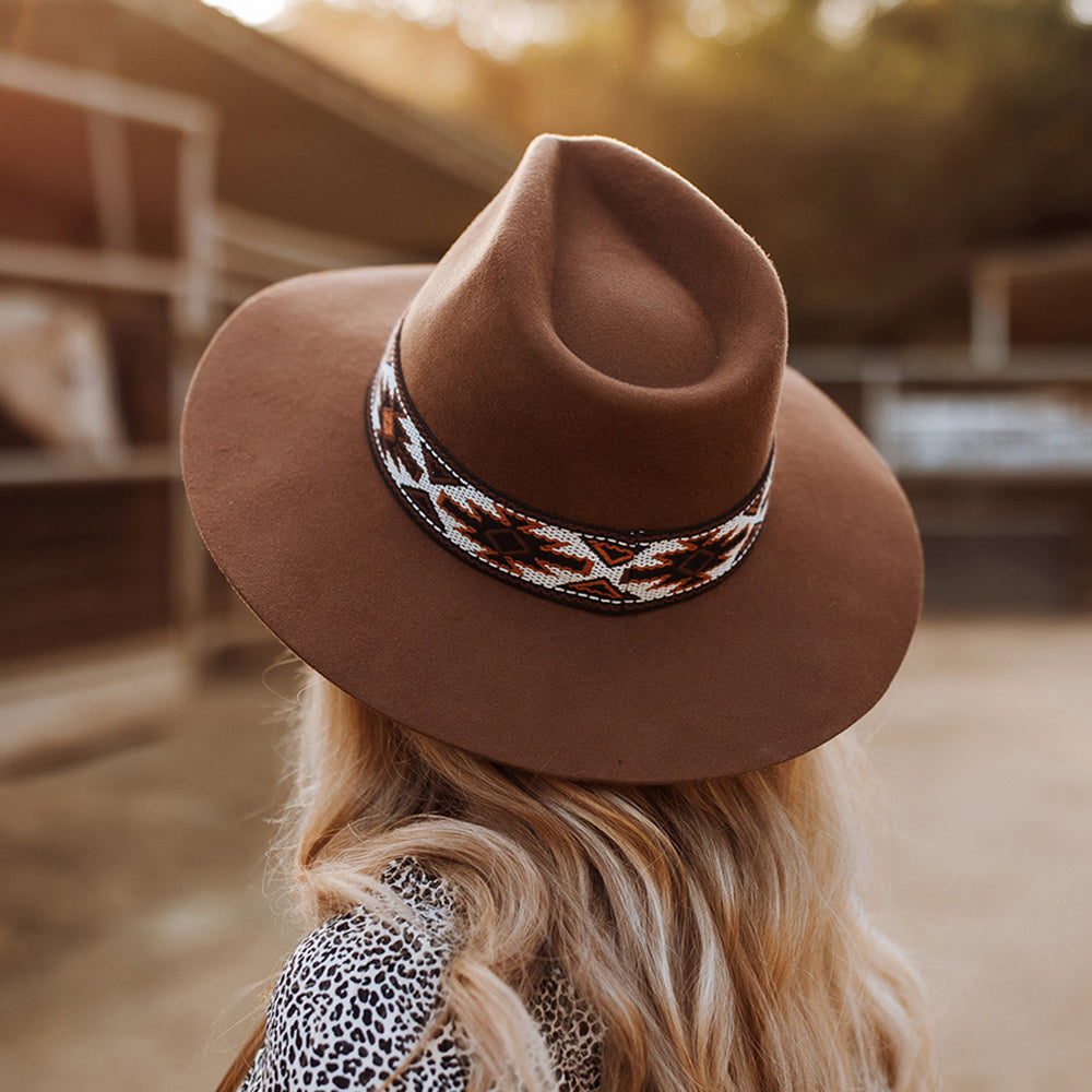 Chapeau Fedora Safari en Laine Feutrée avec Bandeau Aztèque Dona noix de pécan SCALA