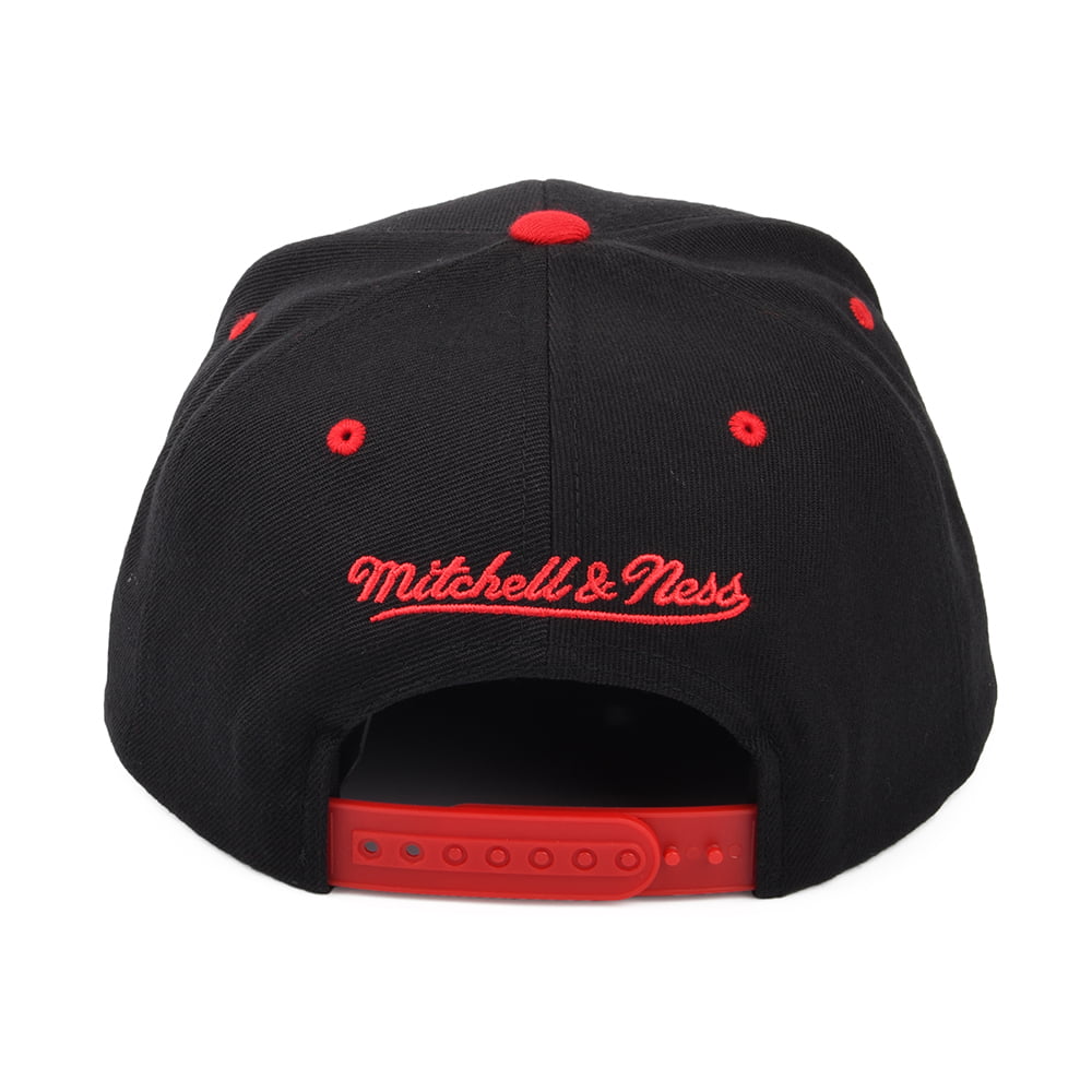 Casquette Snapback NBA HWC Team Arch Chicago Bulls noir-rouge MITCHELL & NESS