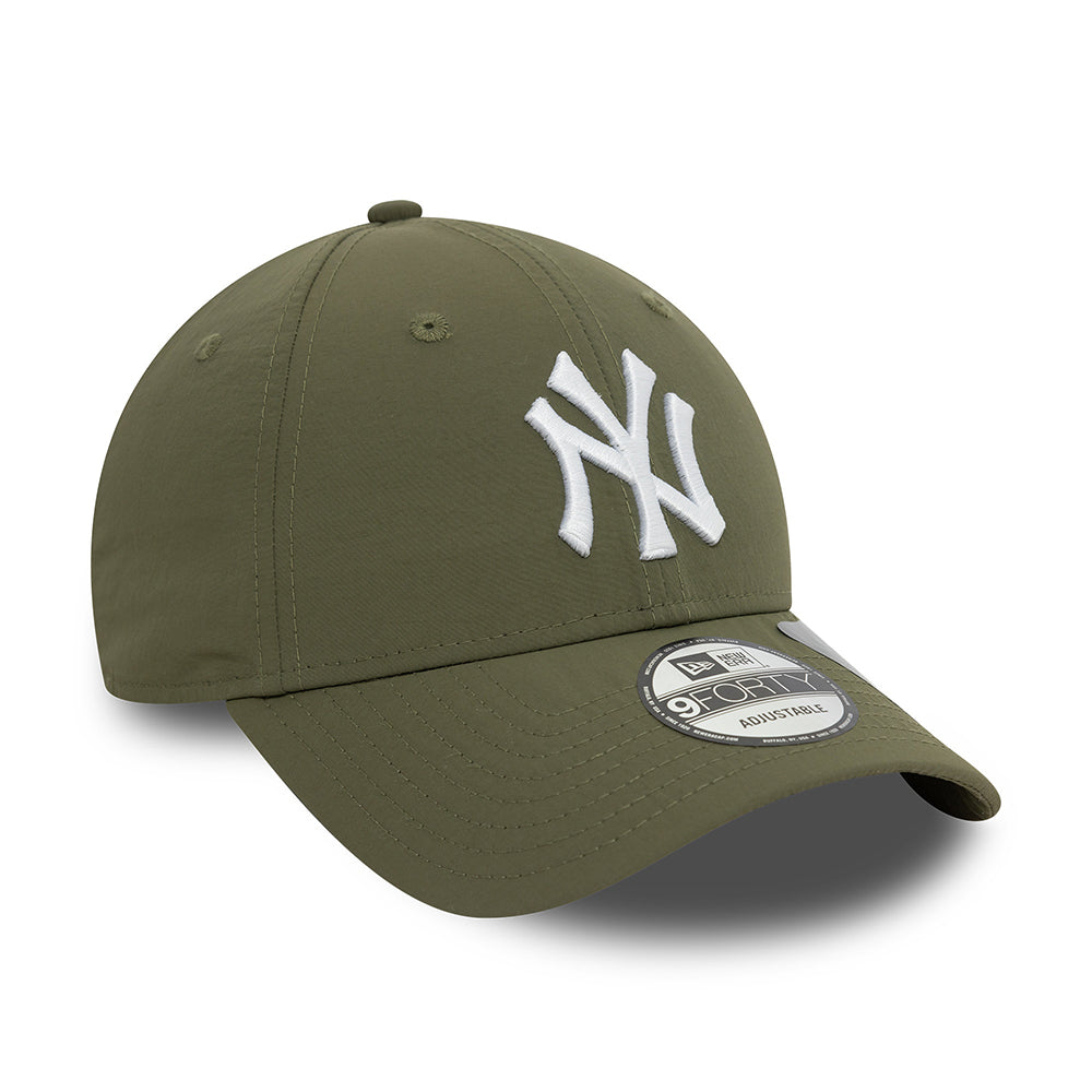 Casquette 9FORTY MLB Recycled New York Yankees olive-blanc NEW ERA
