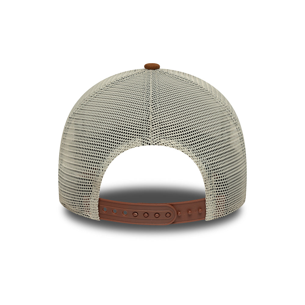 Casquette Trucker A-Frame Oval Patch Suede pierre-beige sable NEW ERA
