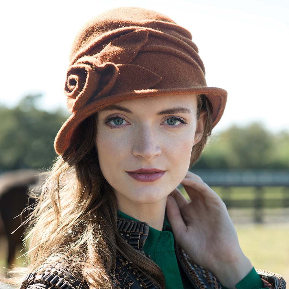 Chapeau Cloche en Laine avec Rosette Sienna rouille SCALA