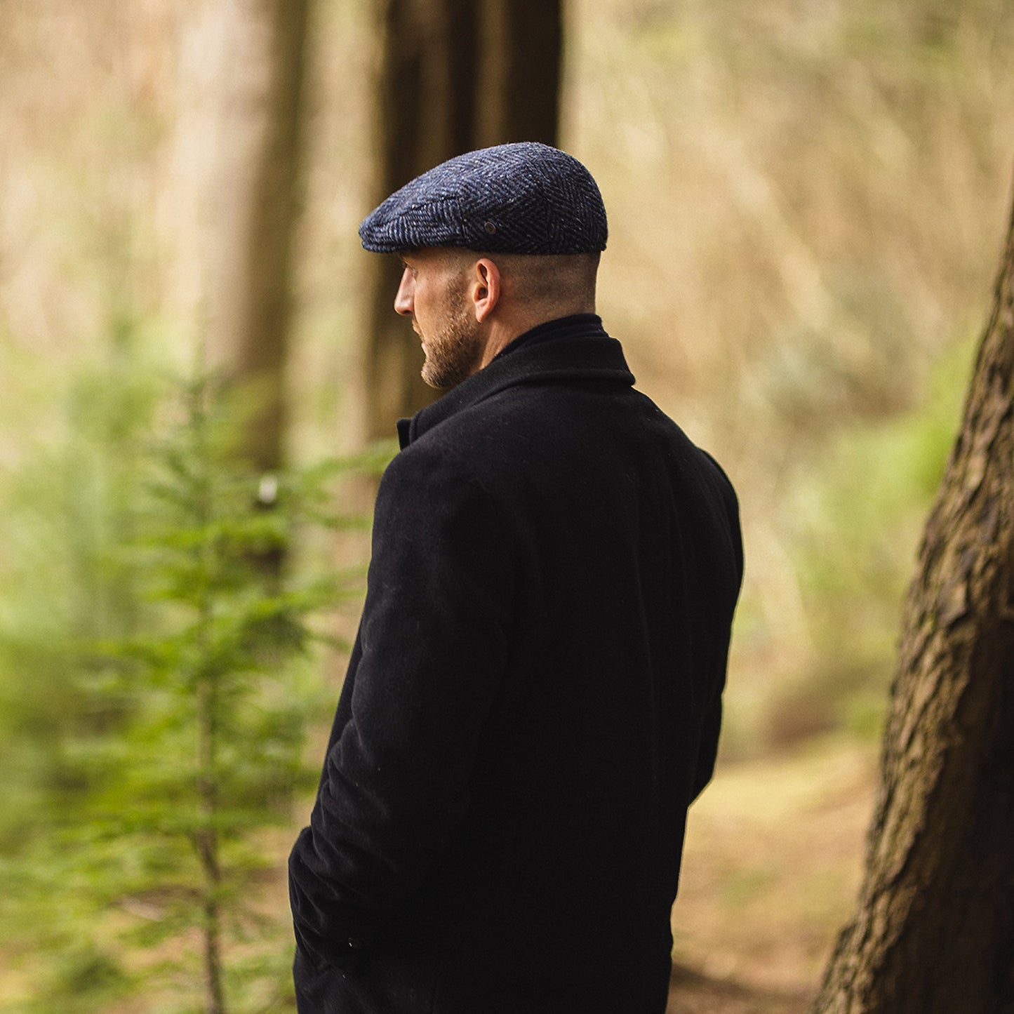 Casquette Plate en Tweed du Donegal Épais à Chevrons Dunmore bleu marine-noir JAXON & JAMES