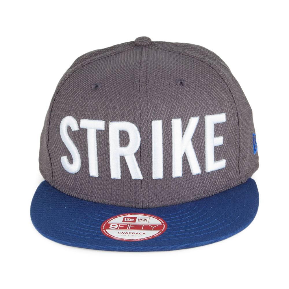 Casquette Snapback 9FIFTY Base Slogan Strike gris-bleu NEW ERA