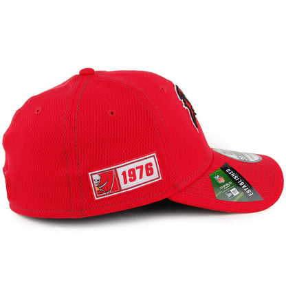 Casquette 39THIRTY NFL Onfield Road Tampa Bay Buccaneers rouge NEW ERA