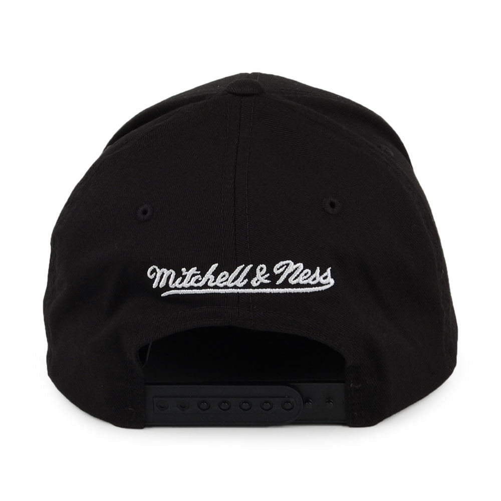 Casquette Snapback B&W Logo 110 Milwaukee Bucks noir-blanc MITCHELL & NESS