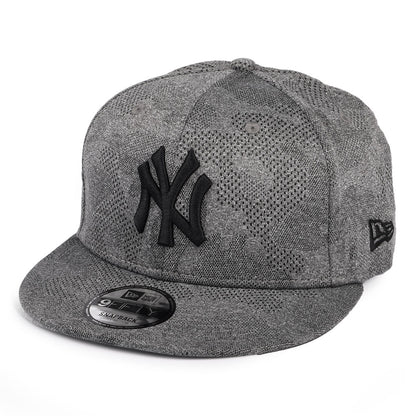 Casquette Snapback 9FIFTY MLB Engineered Plus New York Yankees noir-gris NEW ERA