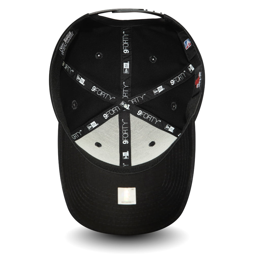 Casquette 9FORTY NBA Stretch Snap Chicago Bulls noir sur noir NEW ERA