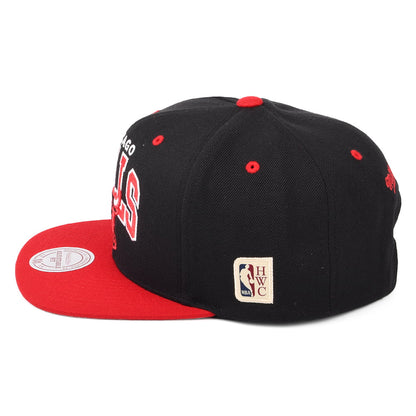Casquette Snapback NBA HWC Team Arch Chicago Bulls noir-rouge MITCHELL & NESS