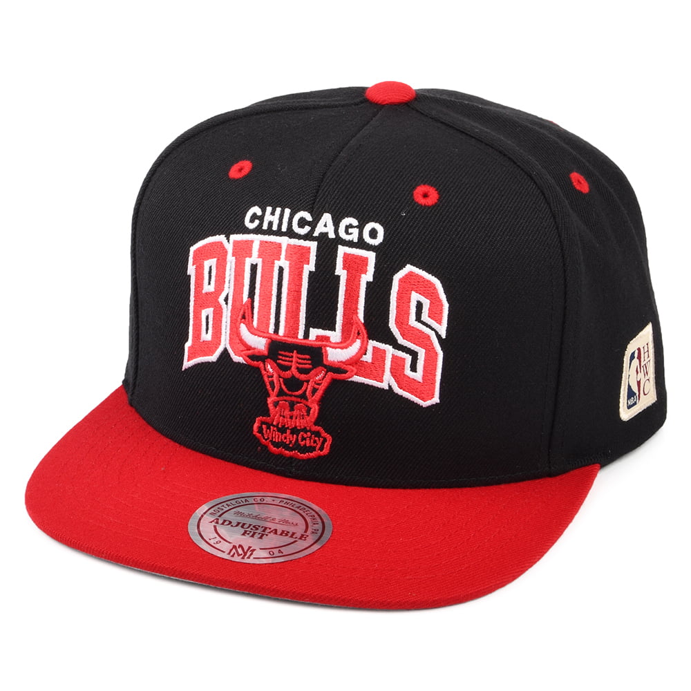 Casquette Snapback NBA HWC Team Arch Chicago Bulls noir-rouge MITCHELL & NESS