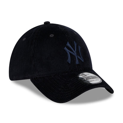 Casquette 39THIRTY MLB Wide Cord New York Yankees bleu marine sur bleu marine NEW ERA