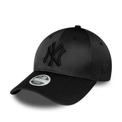 Casquette Femme 9FORTY MLB Satin New York Yankees noir sur noir NEW ERA 2024