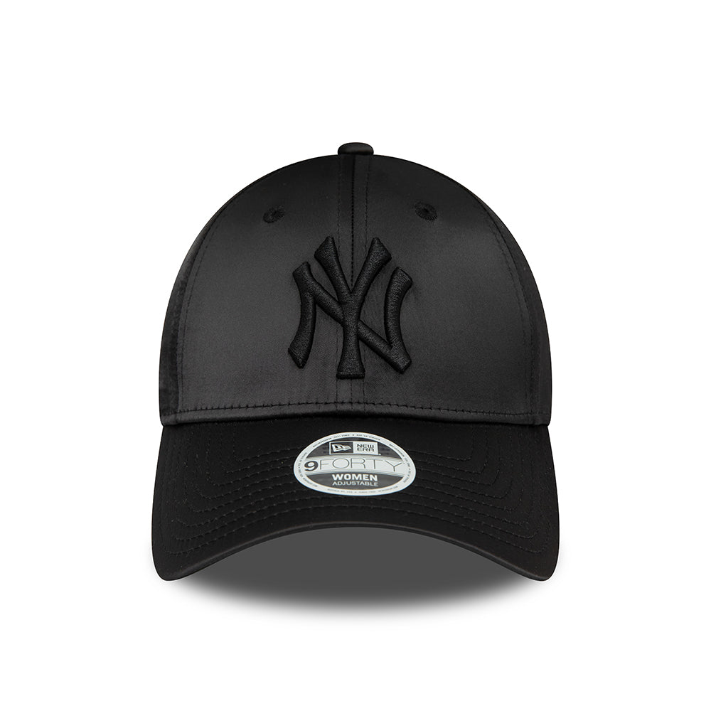 Casquette Femme 9FORTY MLB Satin New York Yankees noir sur noir NEW ERA 2024