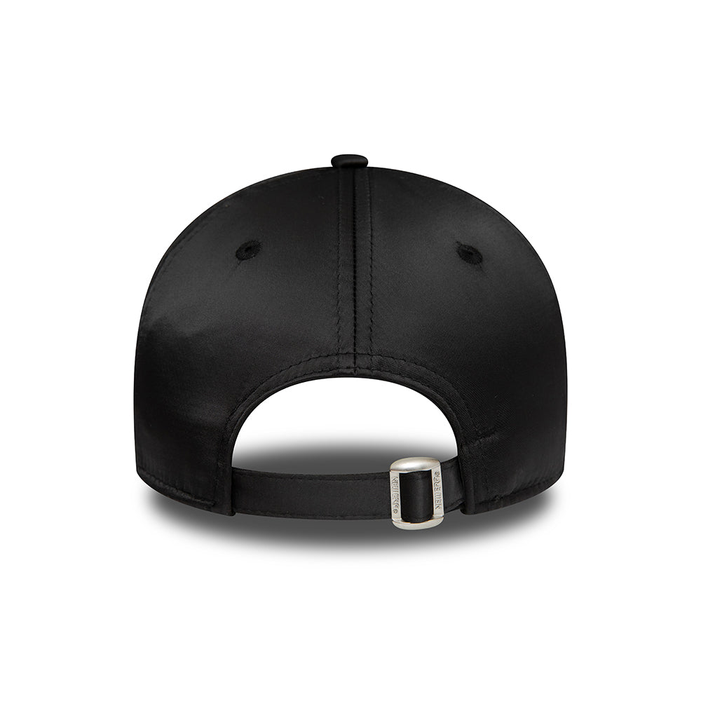 Casquette Femme 9FORTY MLB Satin New York Yankees noir sur noir NEW ERA 2024