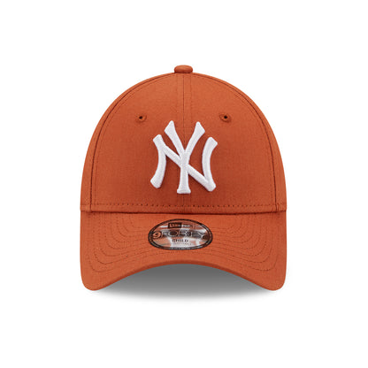 Casquette Enfant 9FORTY MLB League Essential New York Yankees ocre-blanc NEW ERA