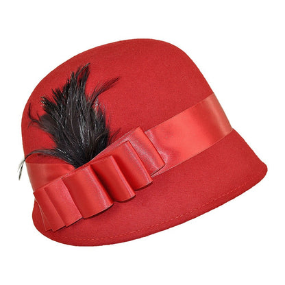 Chapeau Cloche Chloé rouge SUR LA TETE - VENTE EN GROS